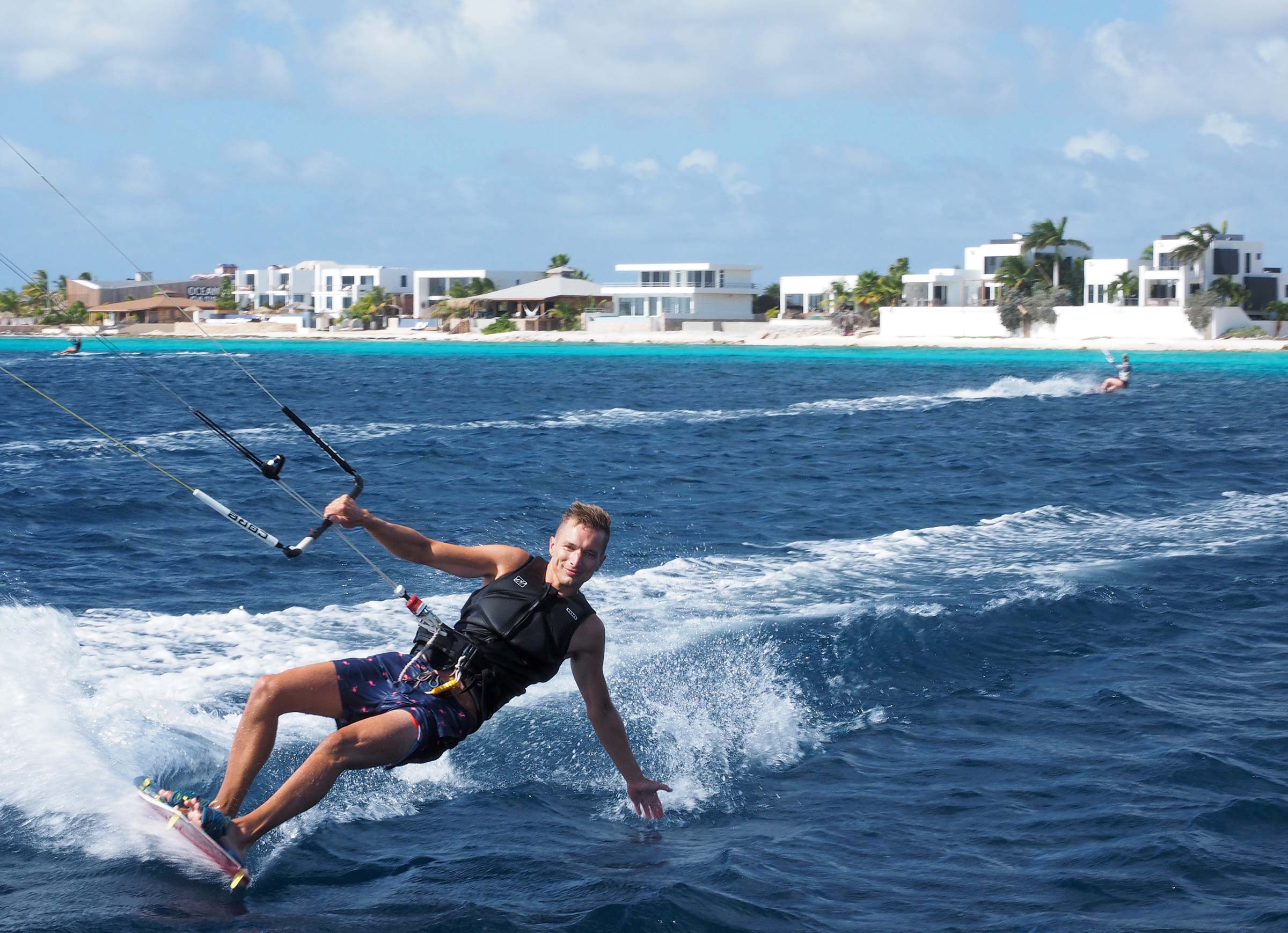 Bonaire is the one of the best kitesurfing spots in the world. Bonaire is twintip and witefoil heaven.
