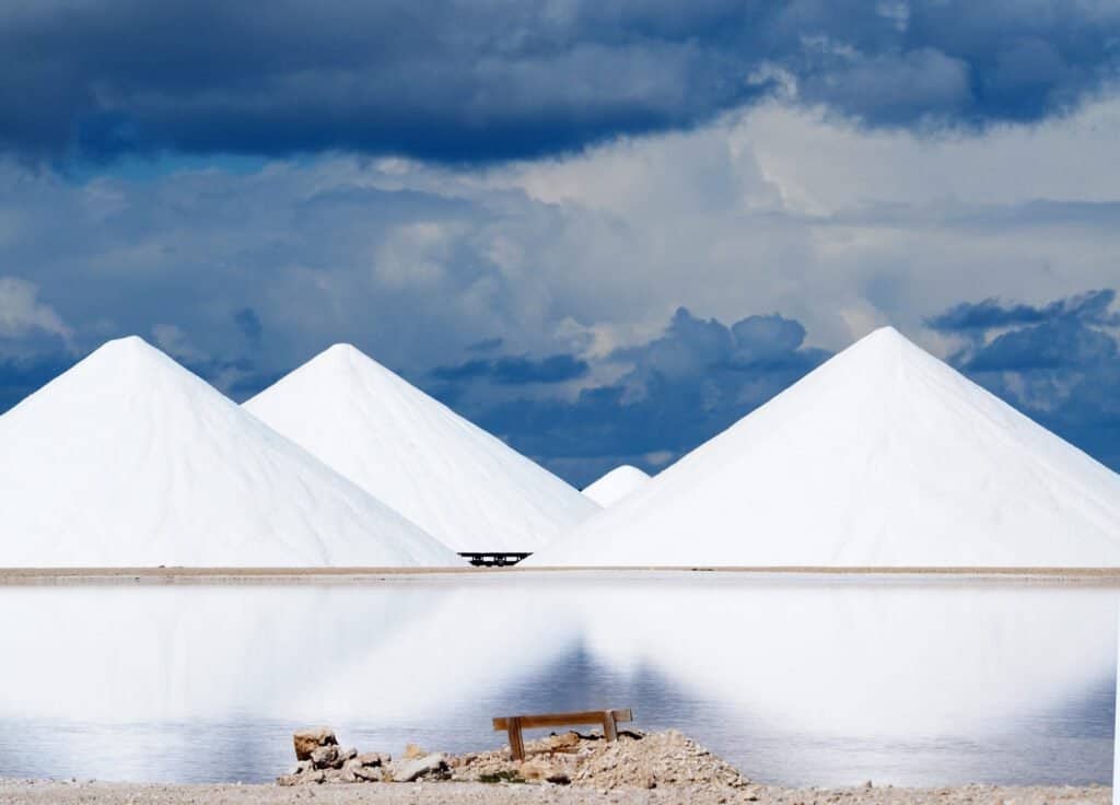 White salt mountains and pink water in southern Bonaire